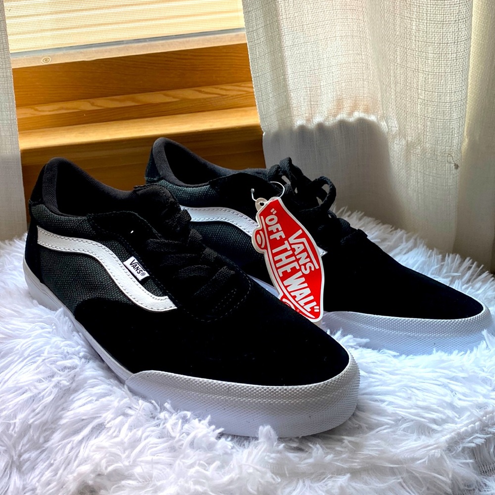SIZE 7 NEW NEVER WORN VANS